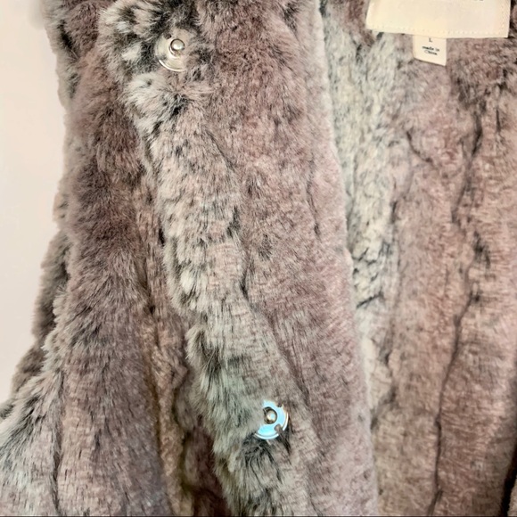 Dylan Faux Fur Vest - Picture 8 of 14